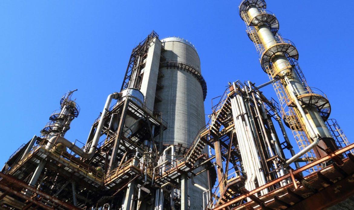 Pressure filters for chemical production